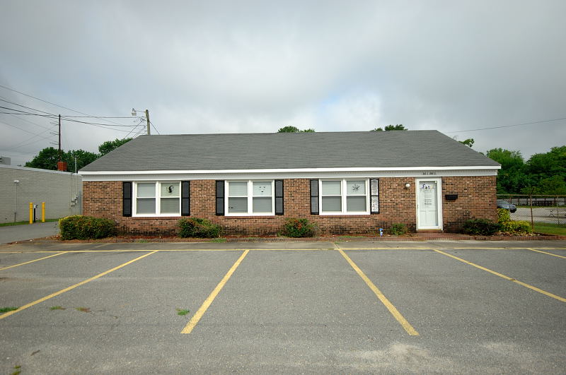 Goldsboro NC - Commercial Property for Rent - 905 South John St Goldsboro NC 27530 - Main House View