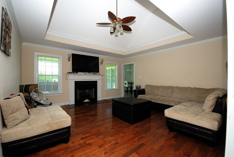 Goldsboro NC - Homes for Rent - Family Room - 100 Racquet Lane Goldsboro, NC 27534