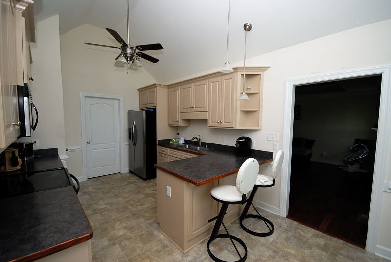 Goldsboro NC - Homes for Rent - Kitchen - 100 Racquet Lane Goldsboro, NC 27534