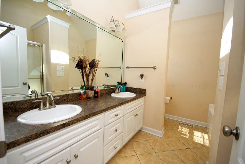 Goldsboro NC - Homes for Rent - Master Bathroom - 100 Racquet Lane Goldsboro, NC 27534
