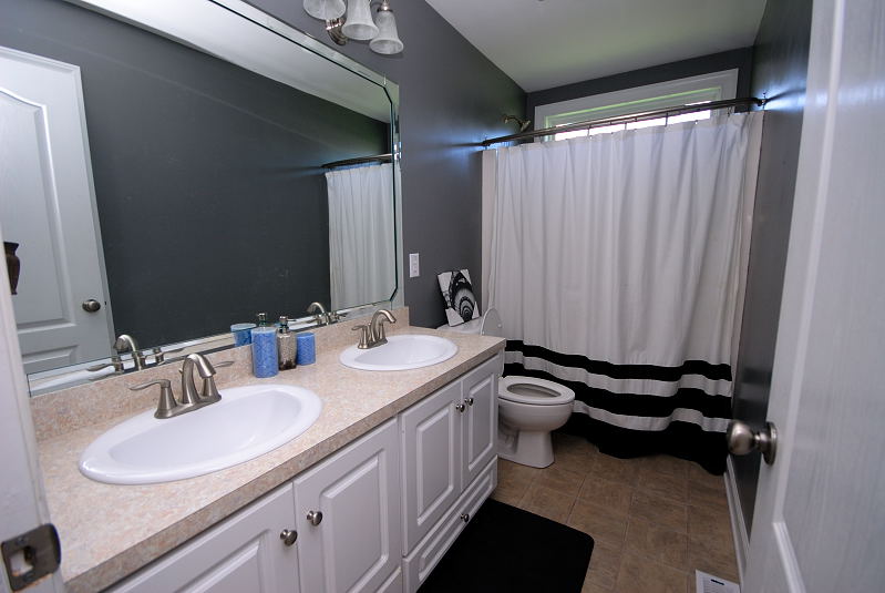 Goldsboro NC - Homes for Rent - Bathroom - 100 Racquet Lane Goldsboro, NC 27534