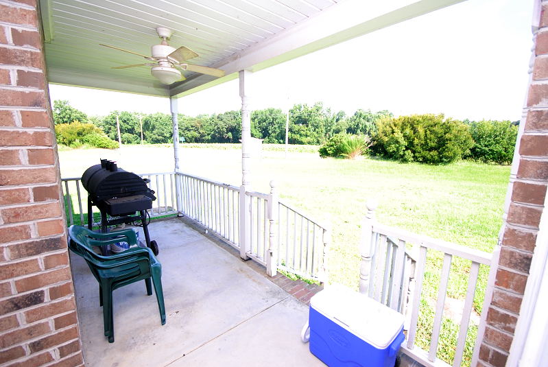 Goldsboro NC - Homes for Rent - Back Porch - 100 Racquet Lane Goldsboro, NC 27534