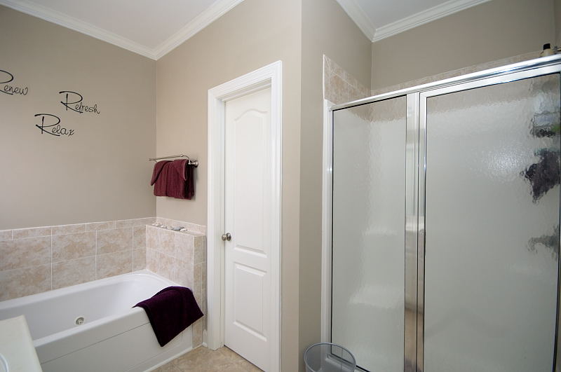 Goldsboro NC - Homes for Rent - Master Bathroom - 104 Bluecrest Lane Goldsboro, NC 27534