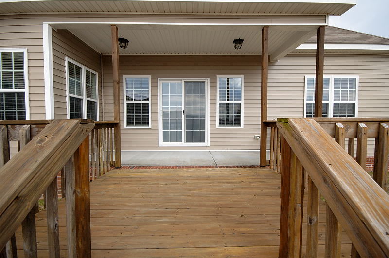 Goldsboro NC - Homes for Rent - Back Porch & Deck - 104 Bluecrest Lane Goldsboro, NC 27534
