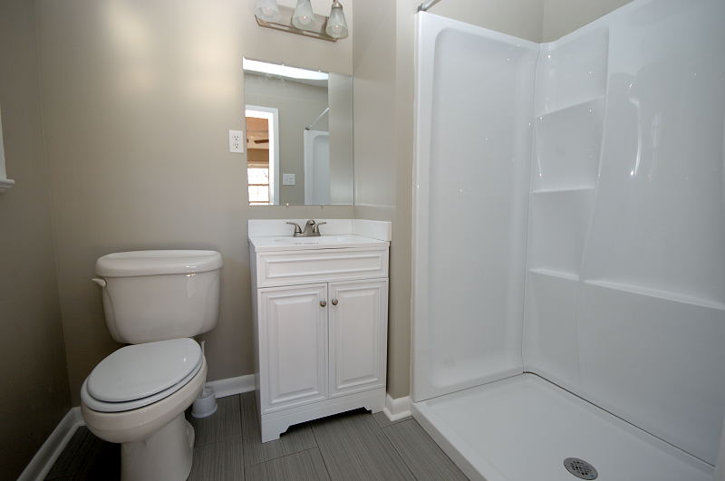 Goldsboro NC - Homes for Rent - 105 Mimosa Park Drive Goldsboro NC 27534 - Master Bathroom