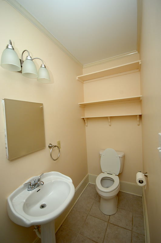 Goldsboro NC - Homes for Rent - Master Bathroom - 105 South Pineview Avenue Goldsboro NC 27530