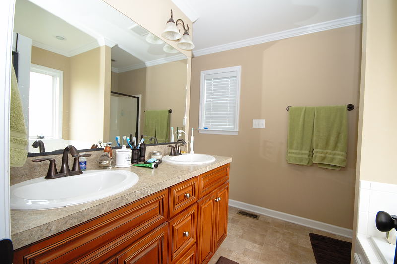 Goldsboro NC - Homes for Rent - Master Bathroom - 106 Pettitte Place Princeton, NC 27569
