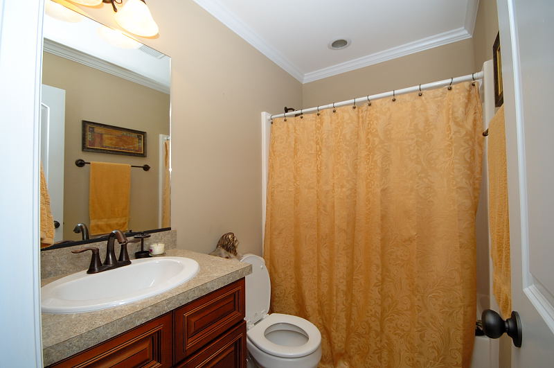 Goldsboro NC - Homes for Rent - Bathroom - 106 Pettitte Place Princeton, NC 27569