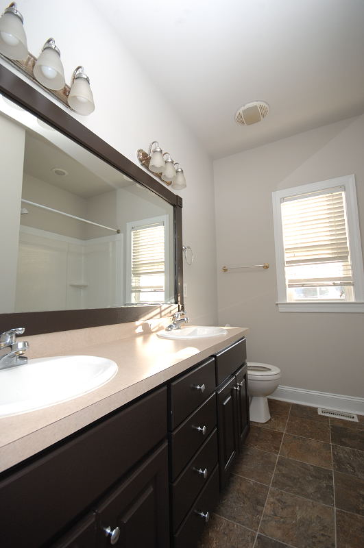 Goldsboro NC - Homes for Rent - 107 Davelin Place Goldsboro NC 27530 - Bathroom