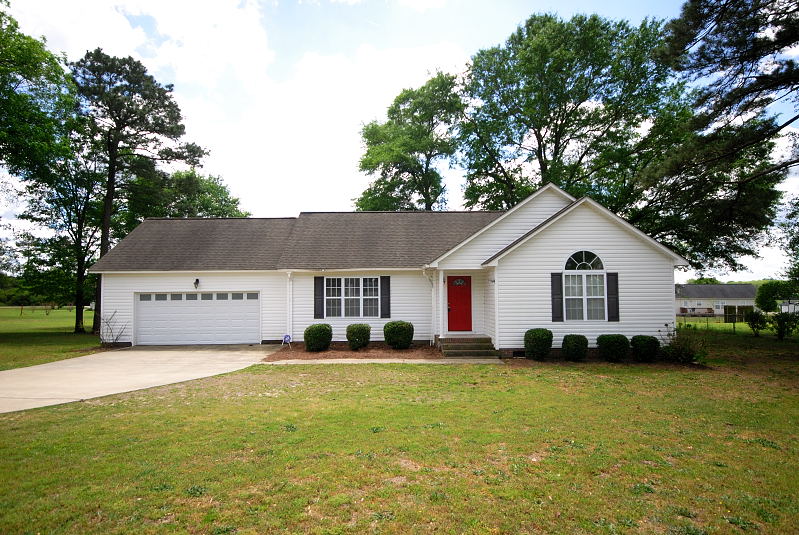 Goldsboro NC - Homes for Rent - 114 Maryland Drive La Grange NC 28551 - Main House View