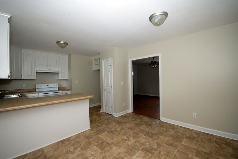 Goldsboro NC - Homes for Rent - 114 Maryland Drive La Grange NC 28551 - Kitchen