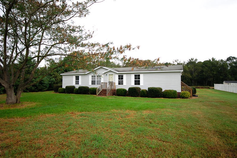 Goldsboro NC - Homes for Rent - 1370 Union Grove Church Road Fremont, NC 27830 - Main House View