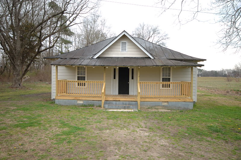 Goldsboro NC - Homes for Rent - 164 Harvey St. Pikeville NC 27863 - Main House View