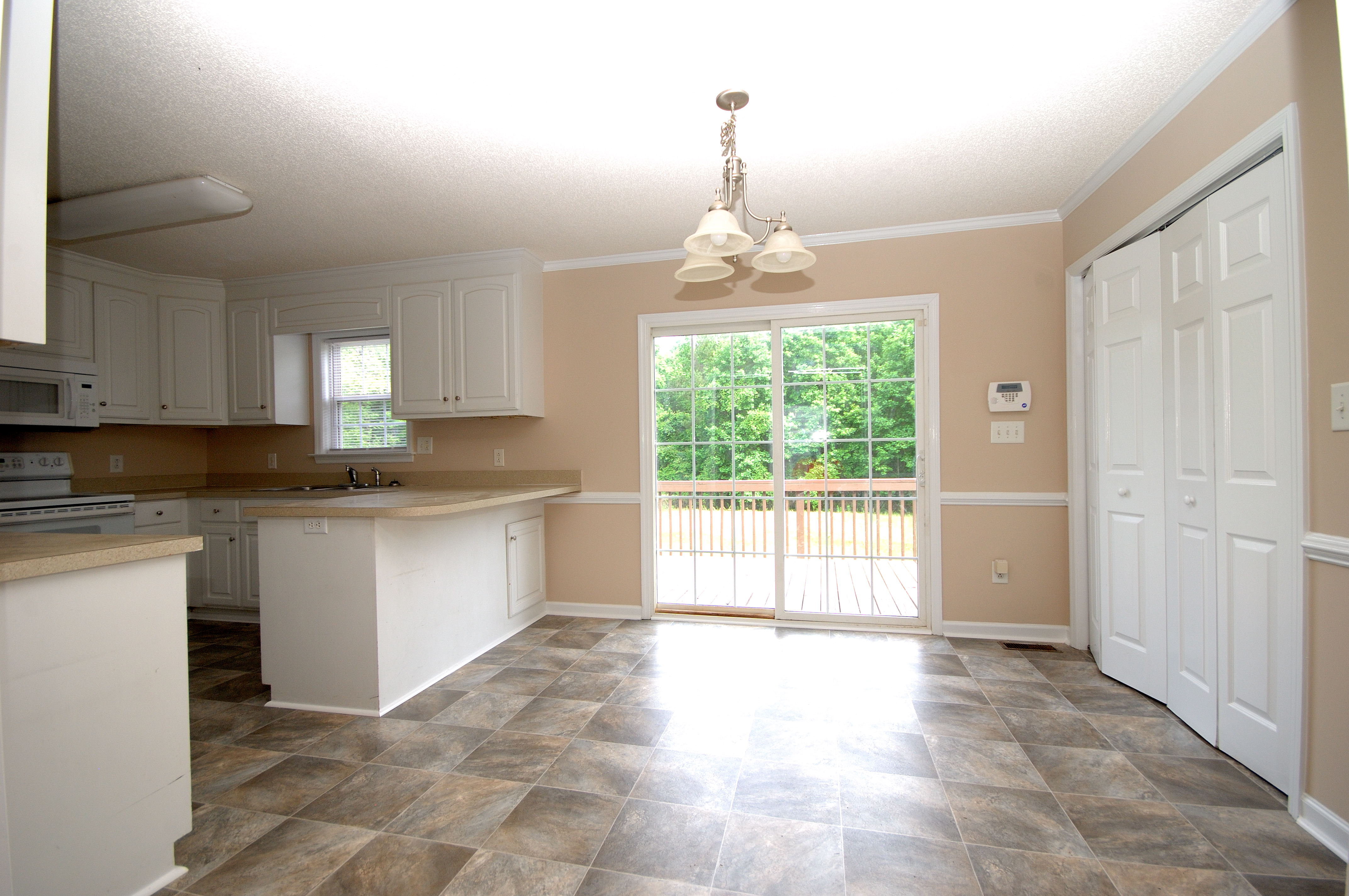 Goldsboro NC - Homes for Rent - 220 Koufax Drive Pikeville NC 27863 - Dining Area