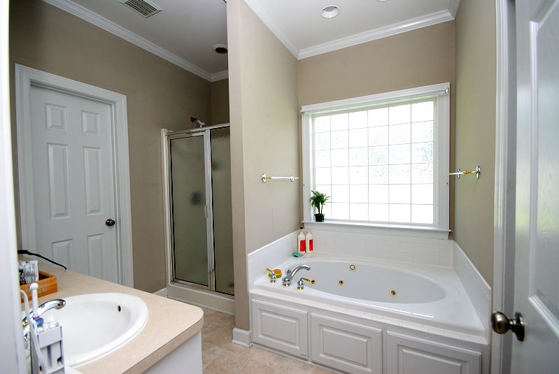 Goldsboro NC - Homes for Rent - Master Bathroom - 2201 Granville Drive Goldsboro NC 27530