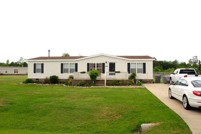 Goldsboro NC - Homes for Rent - House Outside Front - 3043 Brakefield Drive La Grange NC 28551
