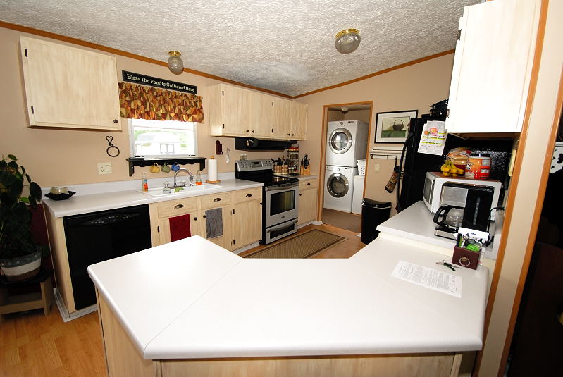 Goldsboro NC - Homes for Rent - Kitchen - 3043 Brakefield Drive La Grange NC 28551