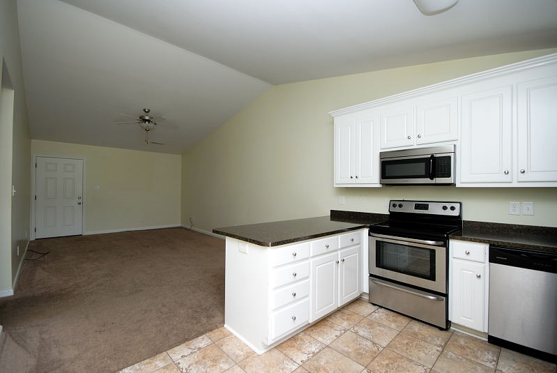 Goldsboro NC - Homes for Rent - 306 West Main Street Pikeville NC 27863 - Kitchen / Living Room