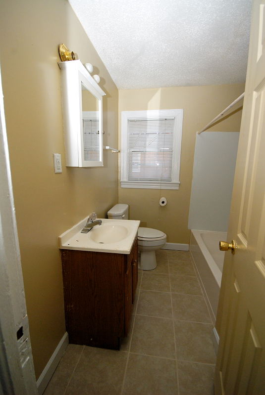 Goldsboro NC - Homes for Rent - 306 Whitfield Drive Goldsboro NC 27530 - Bathroom