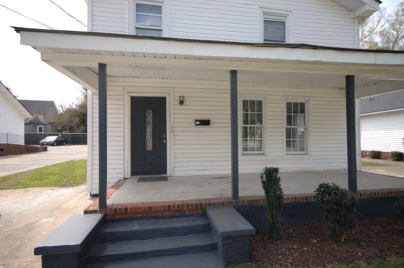 Goldsboro NC - Homes for Rent - 308 West Pine St. Apt A Goldsboro NC 27530 - Main House View