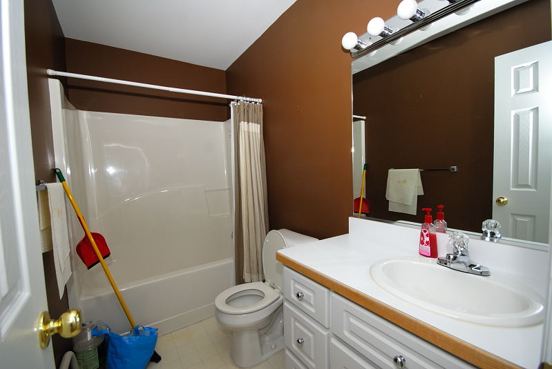 Goldsboro NC - Homes for Rent - 3103 Cashwell Drive #203 Goldsboro NC 27534 - Master Bathroom