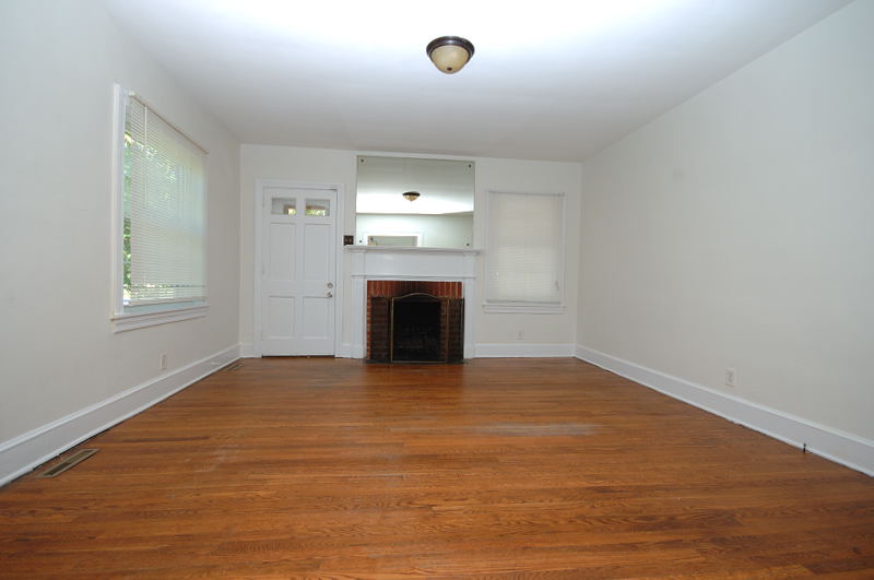Goldsboro NC - Homes for Rent - 500 South Pineview Ave. Goldsboro NC 27530 - Living Room