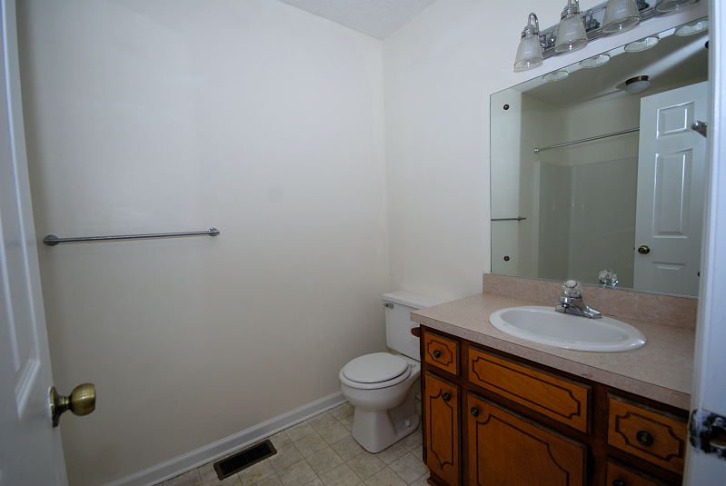 Goldsboro NC - Homes for Rent - Bathroom - 504 Patetown Rd. Goldsboro, NC 27530