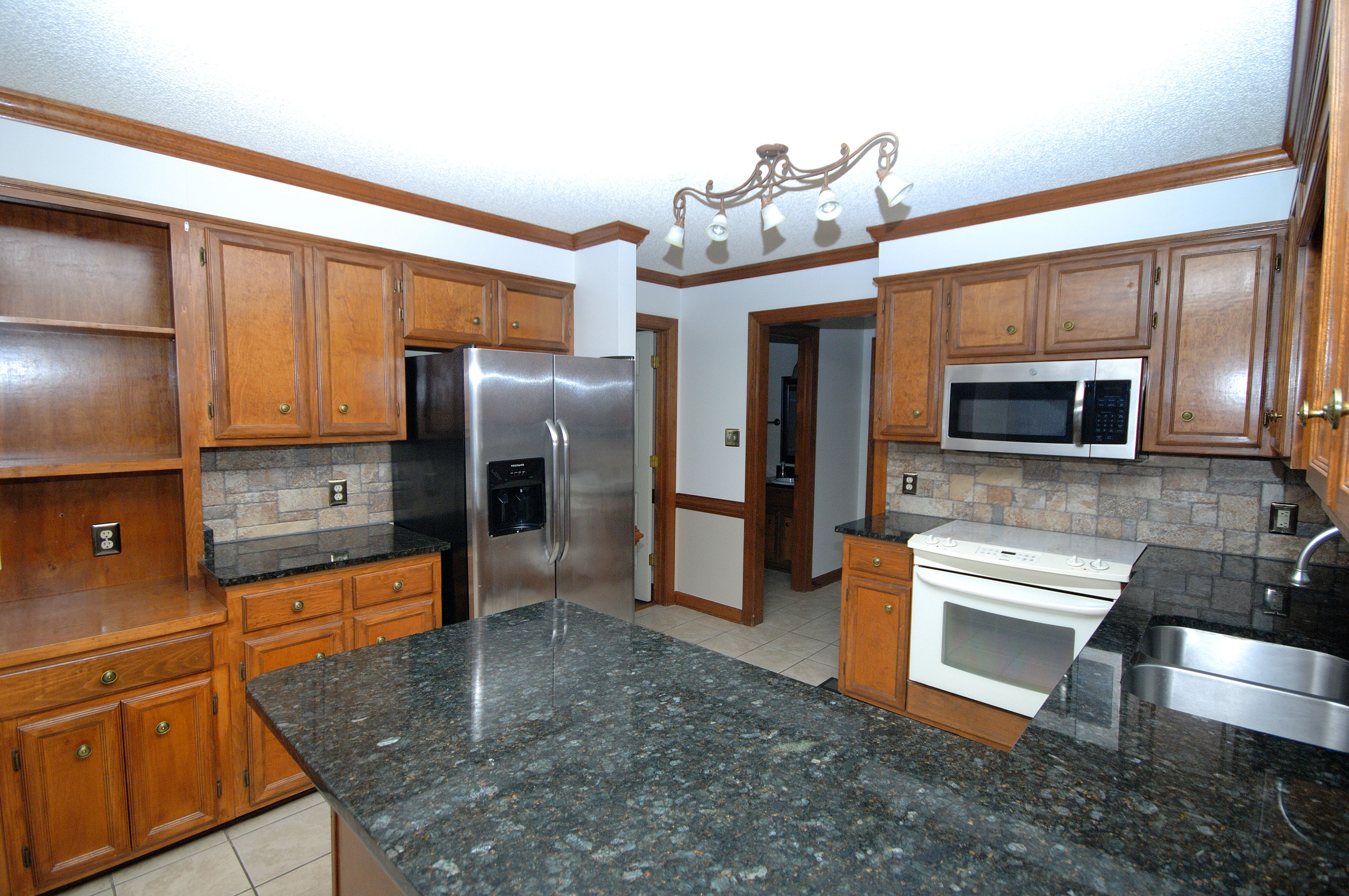Goldsboro NC - Homes for Rent - 603 Corbin Road Goldsboro NC 27534 - Kitchen