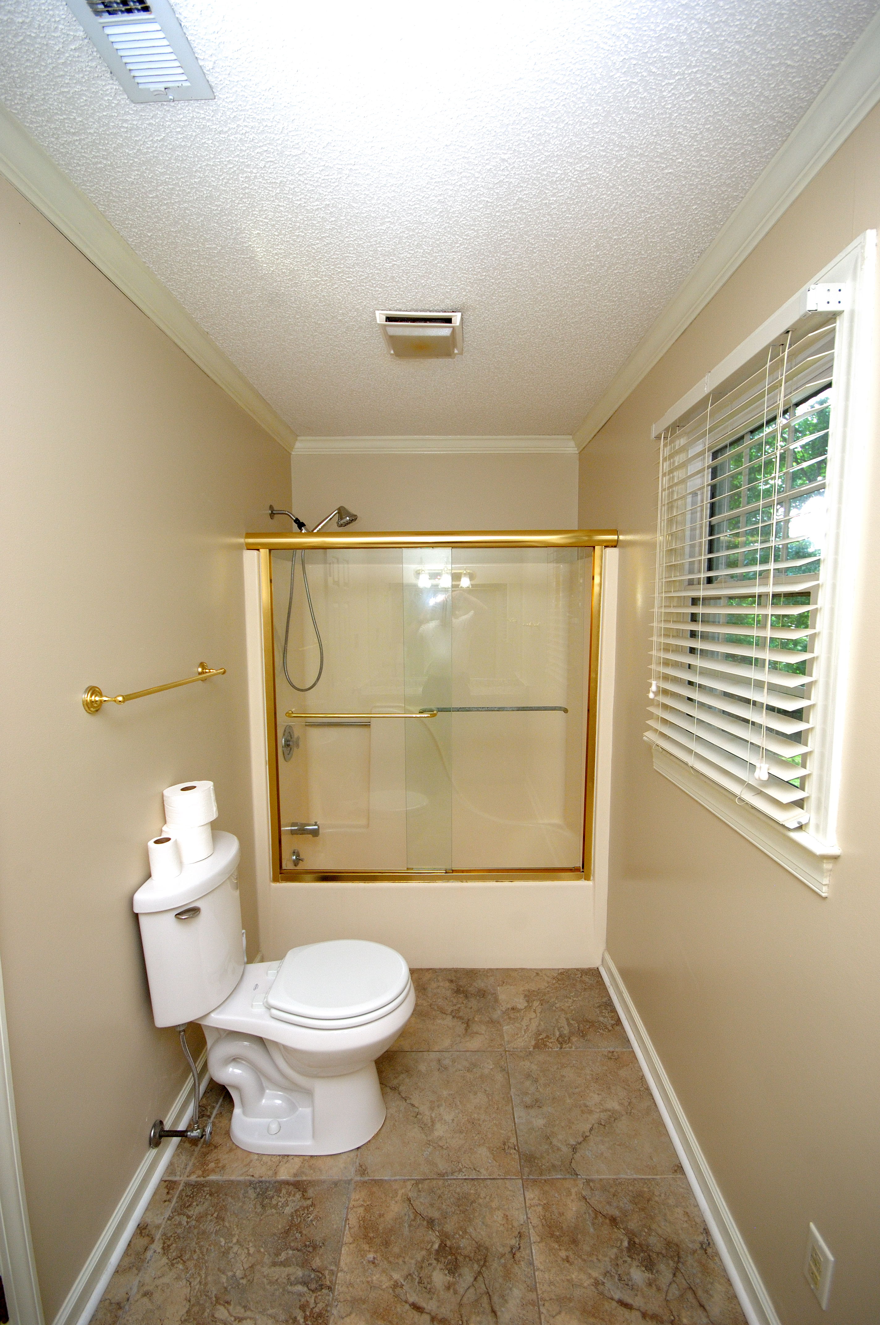 Goldsboro NC - Homes for Rent - 603 Corbin Road Goldsboro NC 27534 - Bathroom