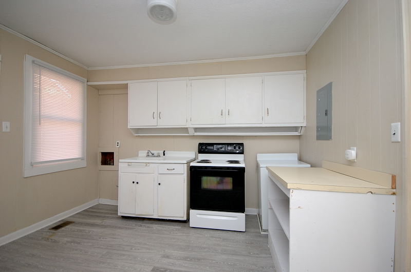 Goldsboro NC - Homes for Rent - 606 South Andrews Avenue Apt A Goldsboro NC 27530 - Kitchen