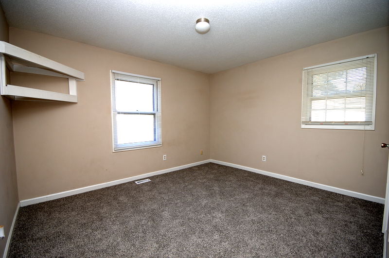 Goldsboro NC - Homes for Rent - 102 Moore Allen St. Dudley NC 28333 - Bedroom