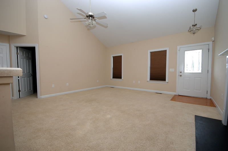 Goldsboro NC - Homes for Rent - 1470 Dollard Town Road Goldsboro NC 27534 - Living Room