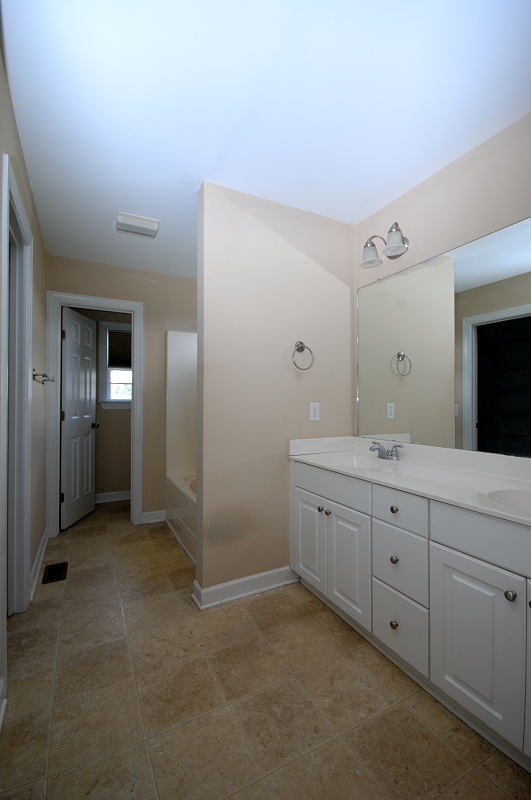 Goldsboro NC - Homes for Rent - 1470 Dollard Town Road Goldsboro NC 27534 - Primary Bathroom