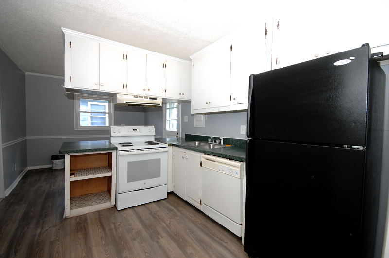 Goldsboro NC - Homes for Rent - 204 South Spence Ave Goldsboro NC 27534 - Kitchen