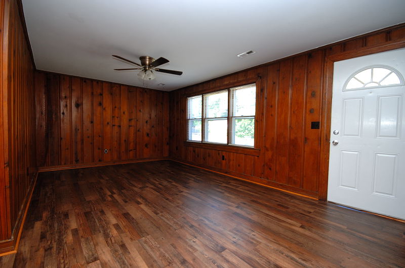 Goldsboro NC - Homes for Rent - 206 S. Spence Ave. Goldsboro NC 27534 - Living Room