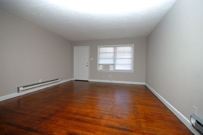 Goldsboro NC - Homes for Rent - 2904 Central Heights Rd. Apt A Goldsboro NC 27534 - Living Room