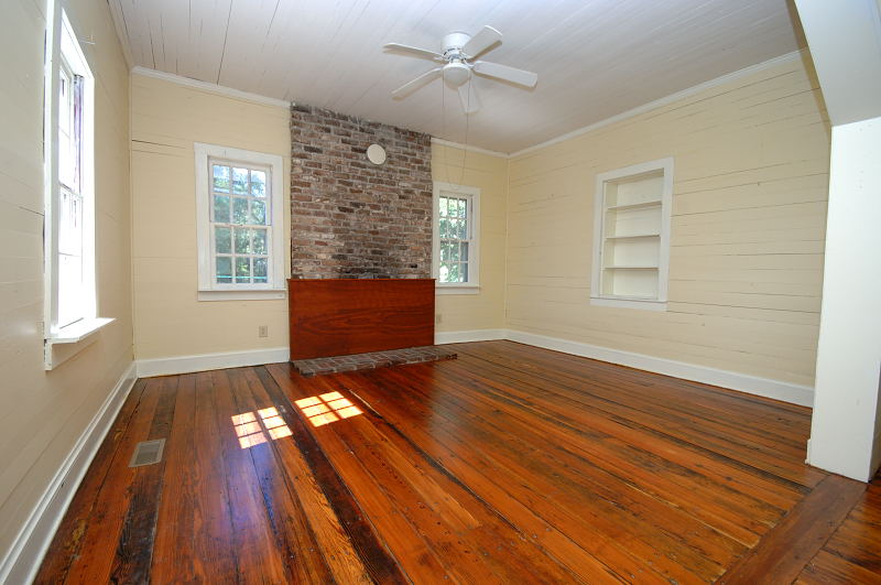 Goldsboro NC - Homes for Rent - 375 Exum Pond Rd. Snow Hill NC 28580 - Living Room