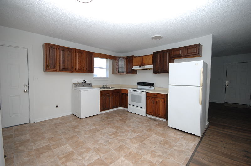 Goldsboro NC - Homes for Rent - 412 North Carolina St. Unit A Goldsboro NC 27530 - Kitchen / Dining Area