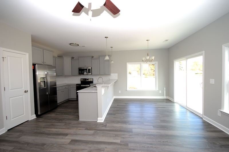 Goldsboro NC - Homes for Rent - 419 South Center St Princeton NC 27569 - Kitchen / Dining Area