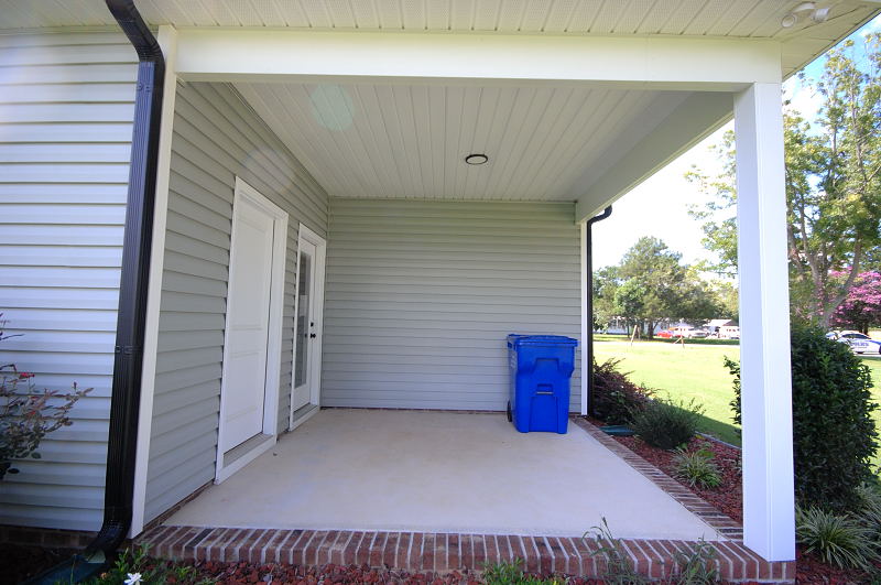 Goldsboro NC - Homes for Rent - 421 South Center St. Princeton NC 27569 - Back Patio
